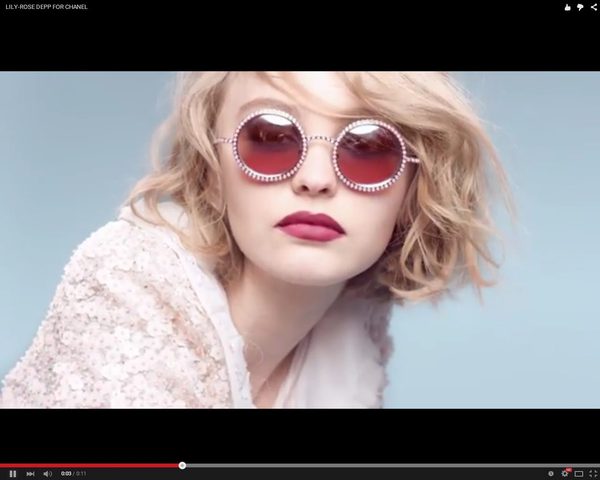 Lily Rose Depp została nową ambasadorką Chanel [VIDEO]