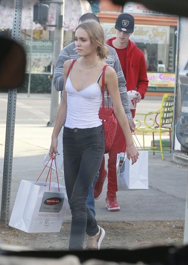 Widzieliście już chłopaka Lily Rose Depp? (FOTO)