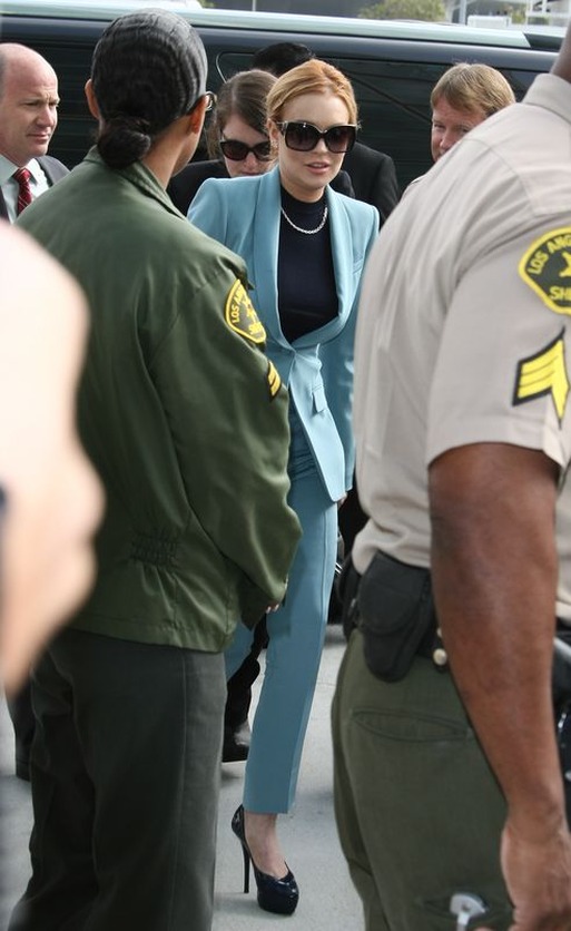 Lindsay Lohan znów przed sądem (FOTO) Lindsay Lohan znów przed sądem (FOTO)