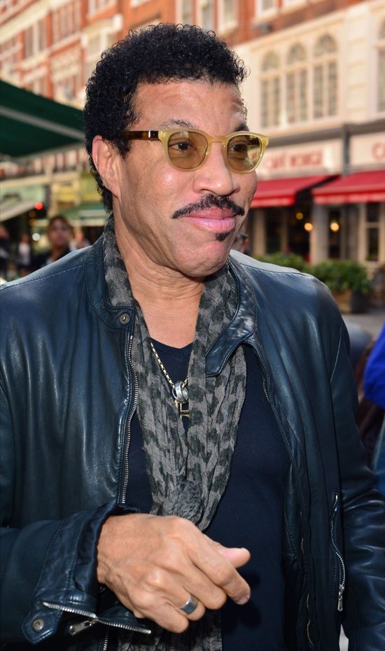 Prawdziwym ojcem Khloe Kardashian jest Lionel Richie? 