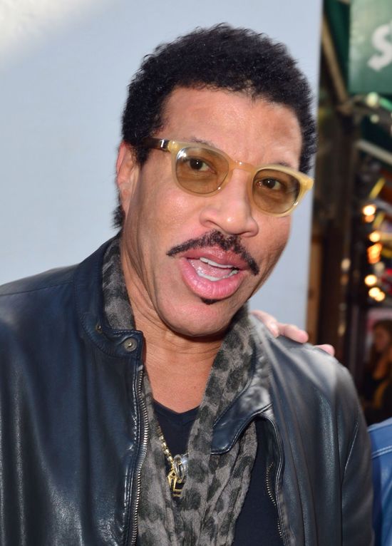 Prawdziwym ojcem Khloe Kardashian jest Lionel Richie? 