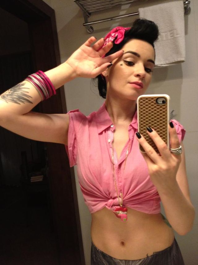 Ewelina Lisowska znów z małą czarną gwiazdką (FOTO)