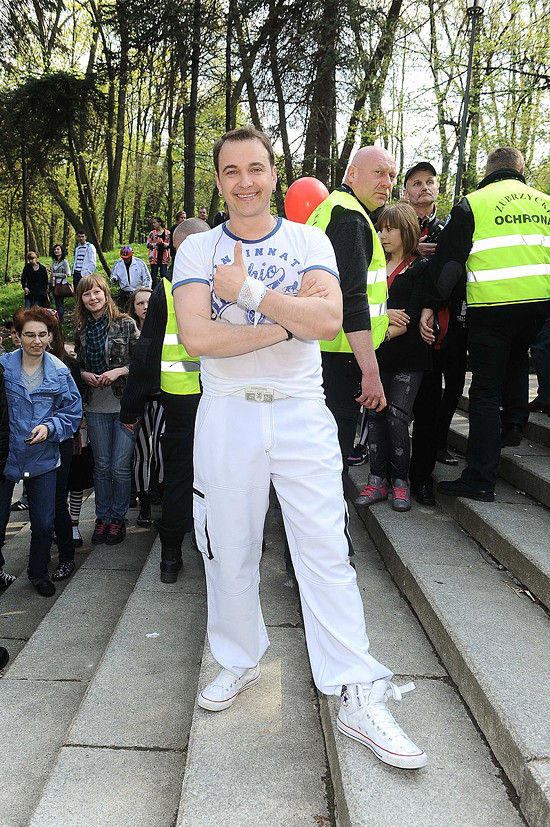 Adam Kraśko rusza w trasę koncertową z zespołem Weekend