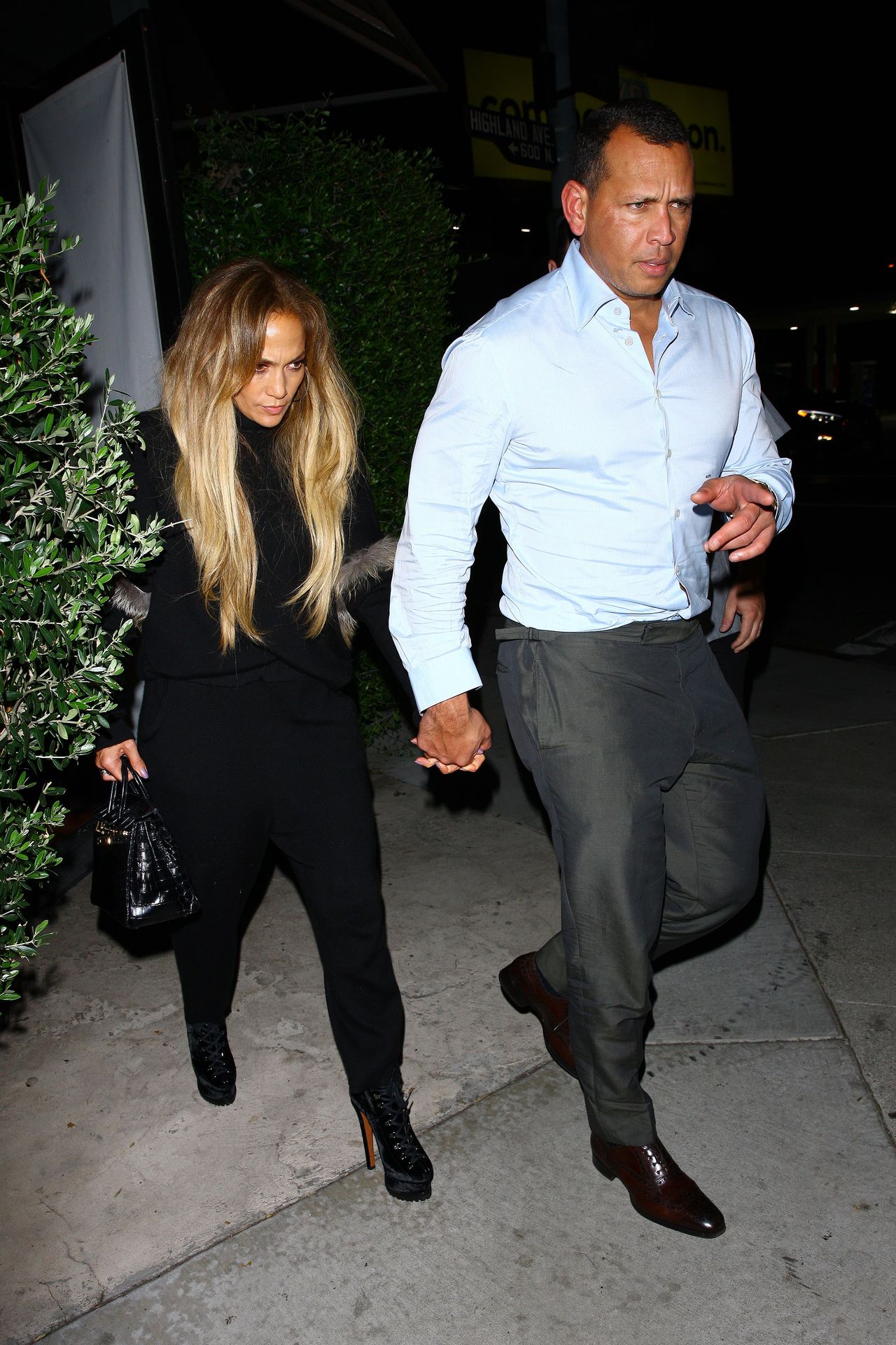 OKROPNA fryzura i nieudana stylizacja Jennifer Lopez (ZDJĘCIA)