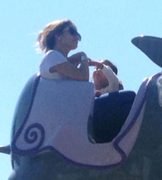 Dzieciaki Jennifer Lopez uwielbiają Disneyland (FOTO)