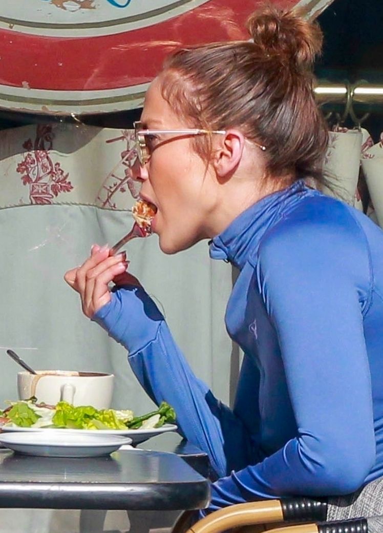 Sekret figury Jennifer Lopez UJAWNIONY. Zobaczcie, co jadła (ZDJĘCIA) Sekret figury Jennifer Lopez UJAWNIONY. Zobaczcie, co jadła (ZDJĘCIA)