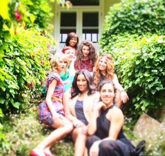 Selena Gomez jest zadrosna o przyjaźć Lorde i Taylor Swift