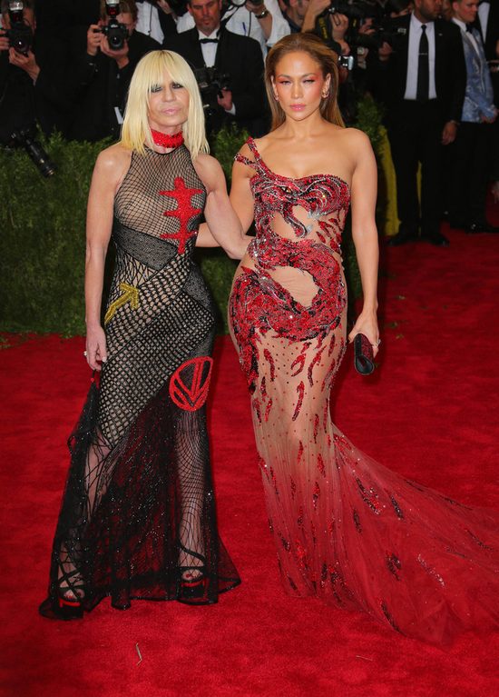 Ślotała przebrała się za Donatellę Versace i... (Instagram)