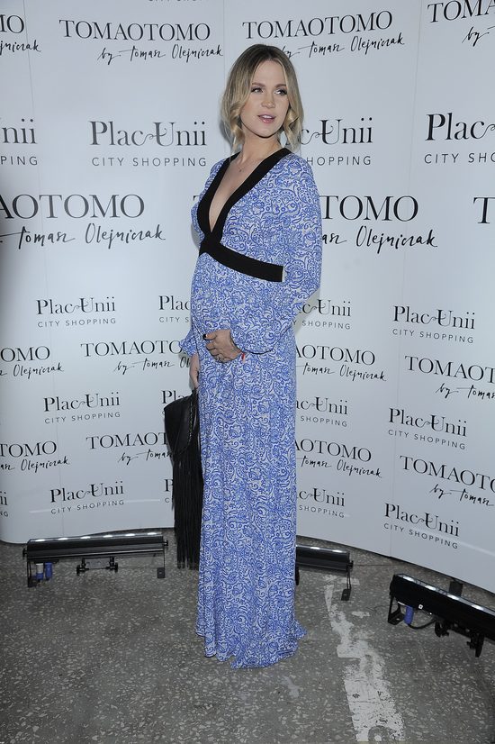 Zosia Ślotała coraz częściej pokazuje ciążowy brzuch (Inst)