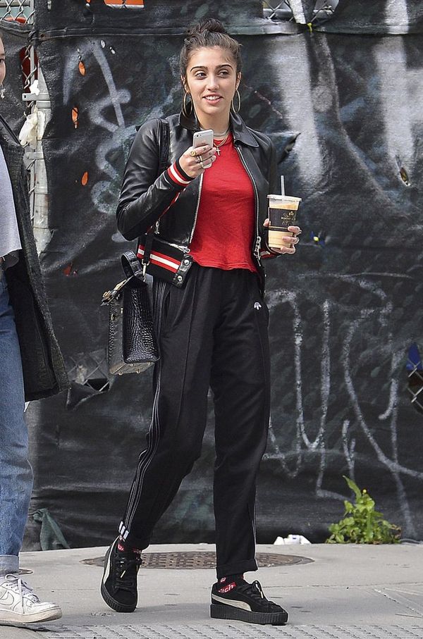 Krzaczaste brwi są już niemodne? Lourde Leon lansuje nową modę? (FOTO)