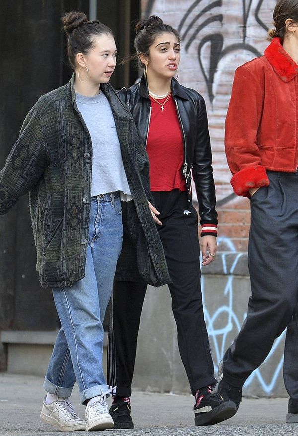 Krzaczaste brwi są już niemodne? Lourde Leon lansuje nową modę? (FOTO)