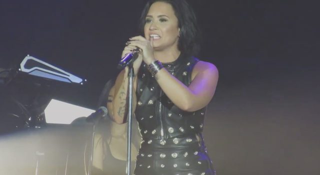 WOW! Demi Lovato śpiewa cover Hello Adele [VIDEO]