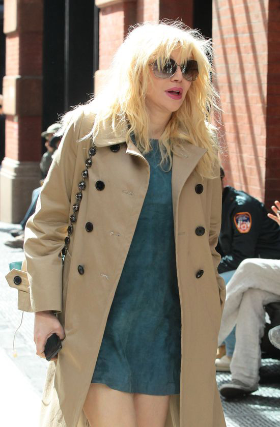 Courtney Love na okładce magazynu VS (FOTO)