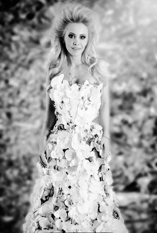 Lubert i Wendzikowska w sukniach ze storczyków (FOTO) Lubert i Wendzikowska w sukniach ze storczyków (FOTO)