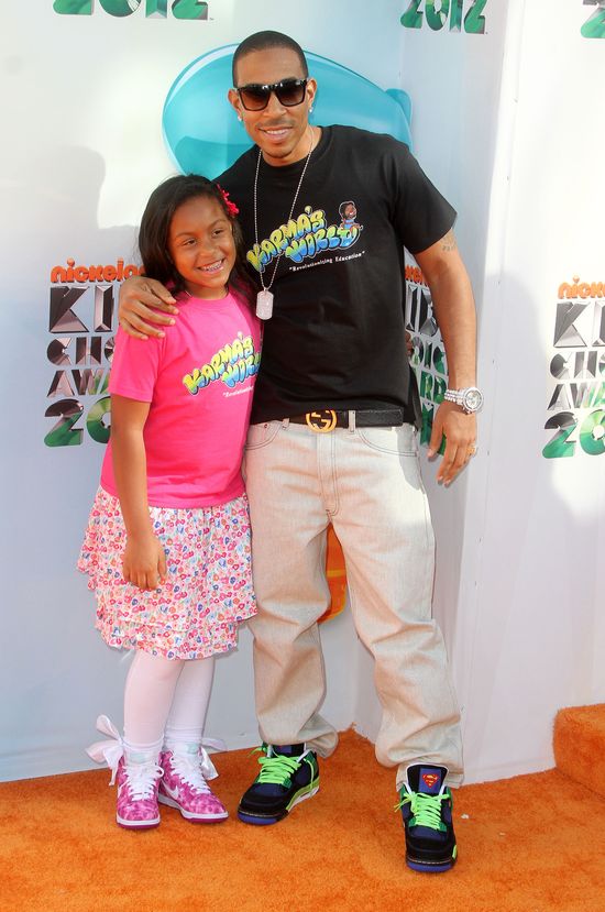 Znany raper zostawił córkę na lotnisku!