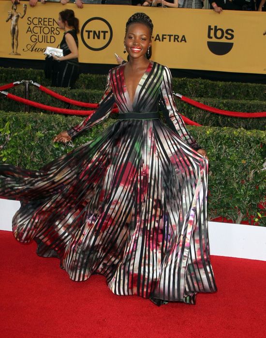 Lupita Nyong'o raz kolejny została królową imprezy? (FOTO)