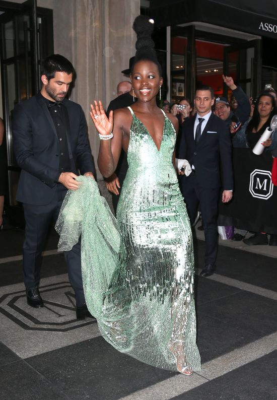 Tłum gwiazd na gali MET! (FOTO)