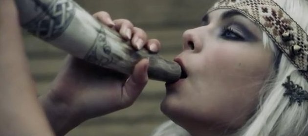 Śliczna Luxuria Astaroth w nowym klipie Donatana Budź się Śliczna Luxuria Astaroth w nowym klipie Donatana Budź się