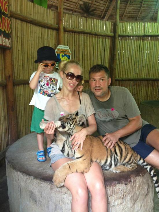 Dariusz Michalczewski na wakacjach z rodzinką (FOTO) Dariusz Michalczewski na wakacjach z rodzinką (FOTO)