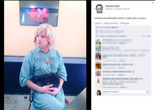 Polski aktor pozuje w sukience (FOTO)