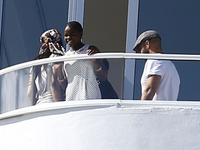 Madonna przyłapana na rodzinnych wakacjach (FOTO) Madonna przyłapana na rodzinnych wakacjach (FOTO)