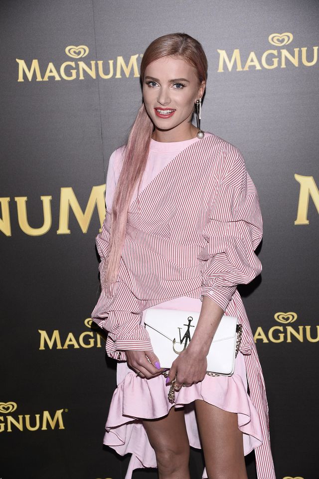 Maffashion jak malinowy deser, tylko co się stało z jej NOGAMI? (ZDJĘCIA)