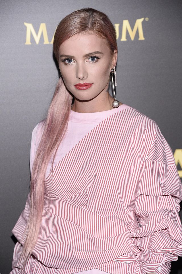 Maffashion jak malinowy deser, tylko co się stało z jej NOGAMI? (ZDJĘCIA)