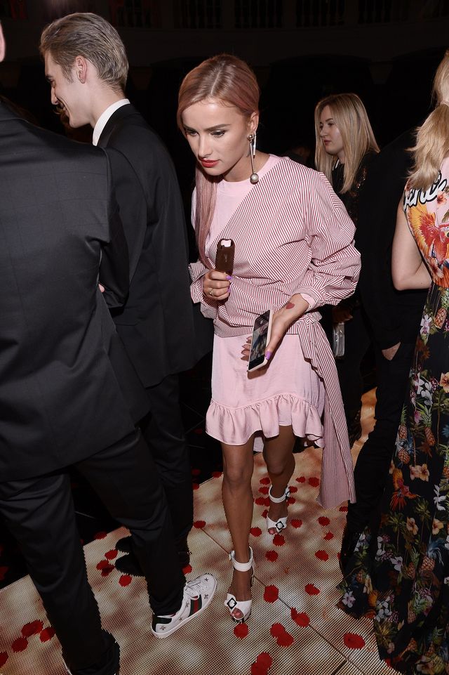 Maffashion jak malinowy deser, tylko co się stało z jej NOGAMI? (ZDJĘCIA)