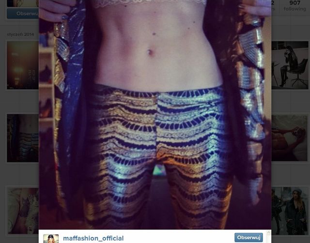 Chciała pokazać legginsy czy pochwalić się brzuchem? (FOTO)