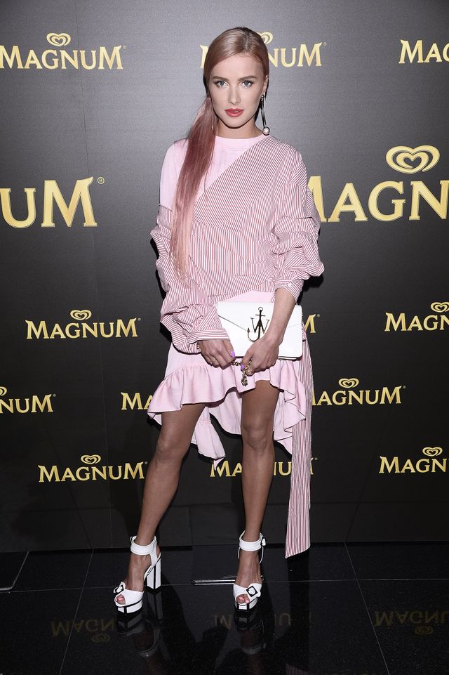 Maffashion jak malinowy deser, tylko co się stało z jej NOGAMI? (ZDJĘCIA)