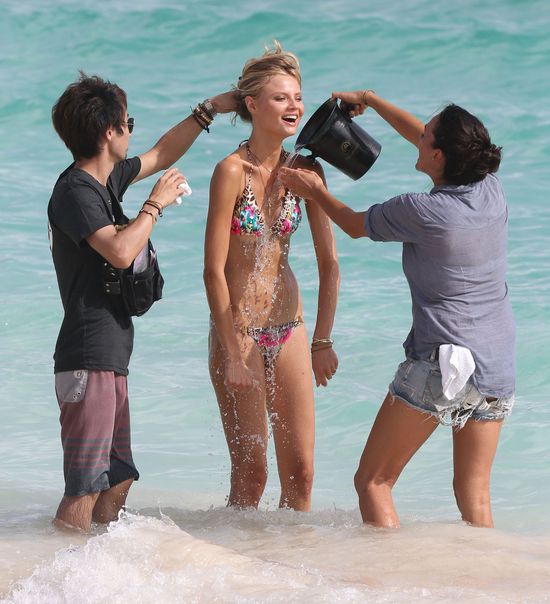 Magdalena Frąckowiak wygina się na Wyspie Św. Bartłomieja 