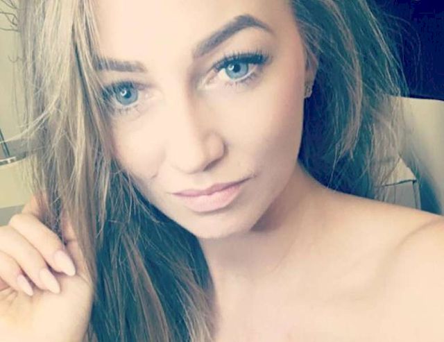 Macademian Girl TOPLESS na Instagramie w... Egipcie