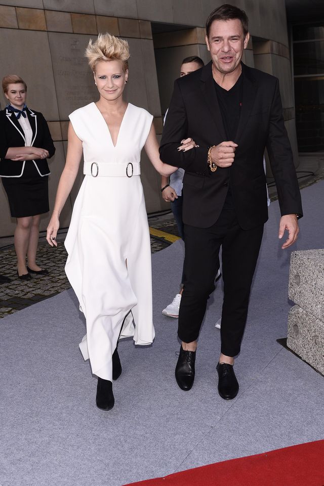 Na ramówkach TVP zaskakuje odważnym lookiem - jak było tym razem? (ZDJĘCIA) Na ramówkach TVP zaskakuje odważnym lookiem - jak było tym razem? (ZDJĘCIA)