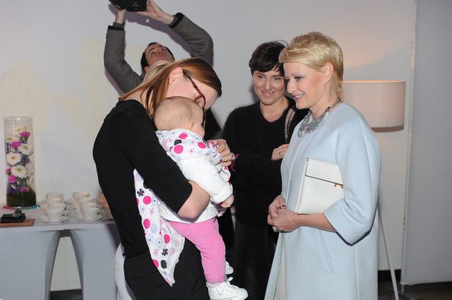 Kożuchowska po ciąży wybiera bezpieczne kreacje (FOTO) Kożuchowska po ciąży wybiera bezpieczne kreacje (FOTO)