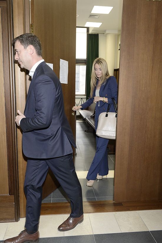 Poważna Małgorzata Rozenek w sądzie (FOTO)