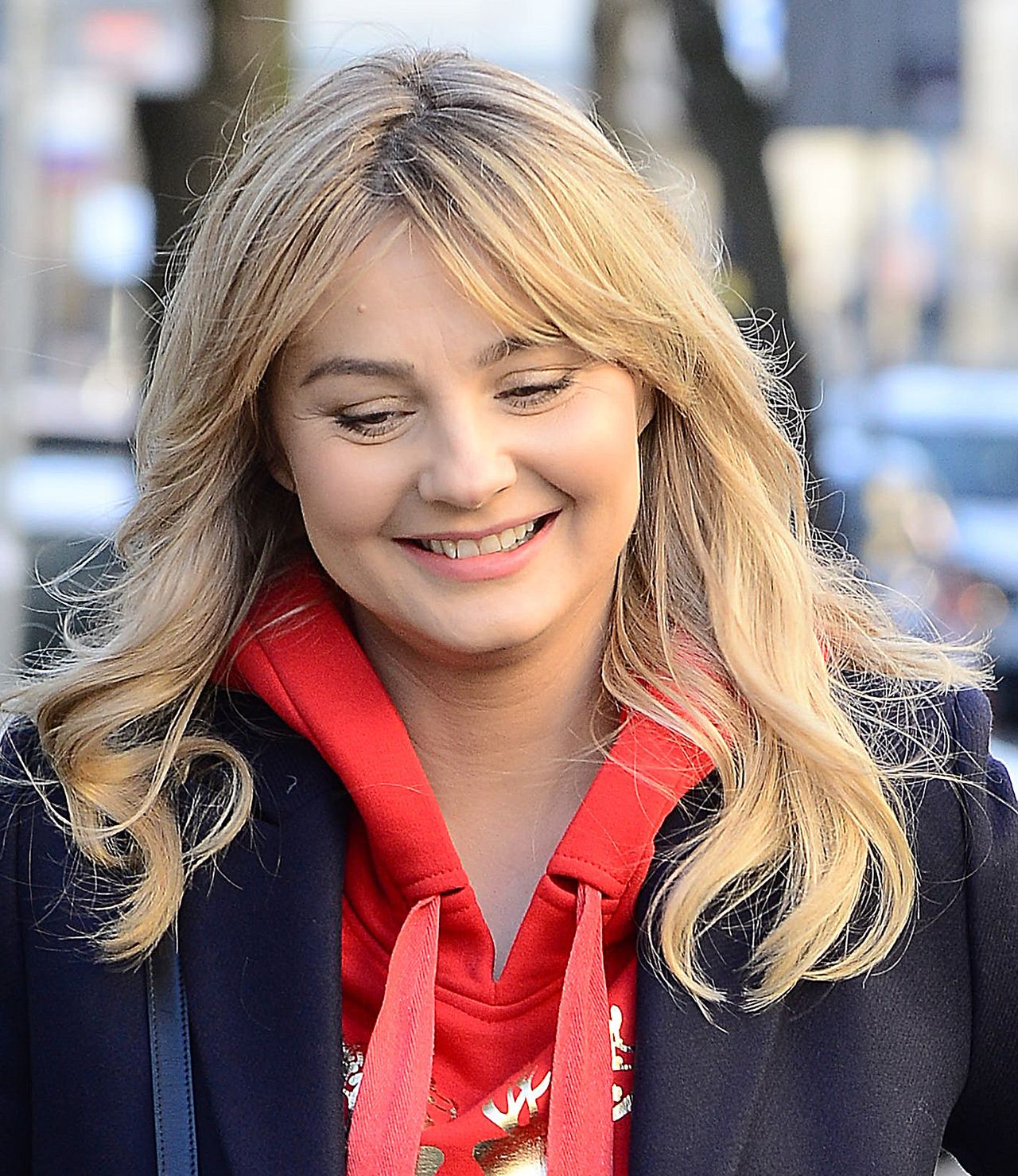 Dawno niewidziana Małgorzata Socha w bluzie od Jemioła przed TVN (ZDJĘCIA) Dawno niewidziana Małgorzata Socha w bluzie od Jemioła przed TVN (ZDJĘCIA)