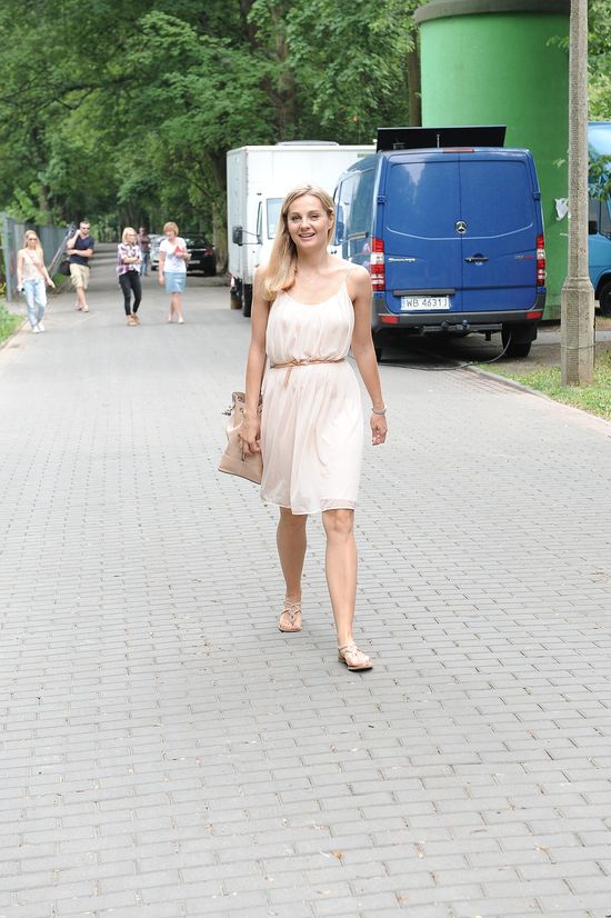 Naturalna Małgorzata Socha pracuje w pocie czoła (FOTO)