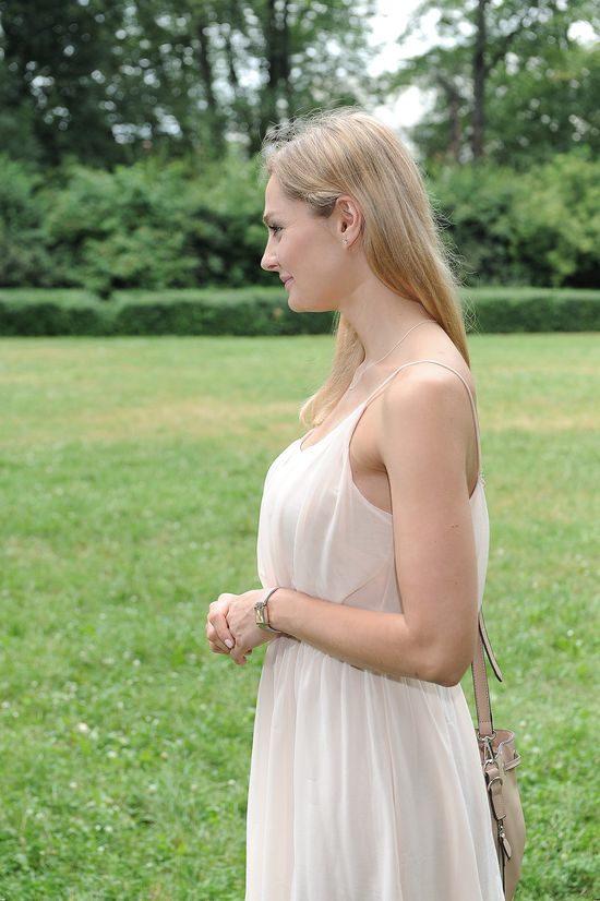 Naturalna Małgorzata Socha pracuje w pocie czoła (FOTO) Naturalna Małgorzata Socha pracuje w pocie czoła (FOTO)