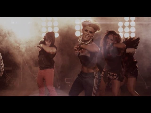 Mandaryna znów w długich włosach [VIDEO]