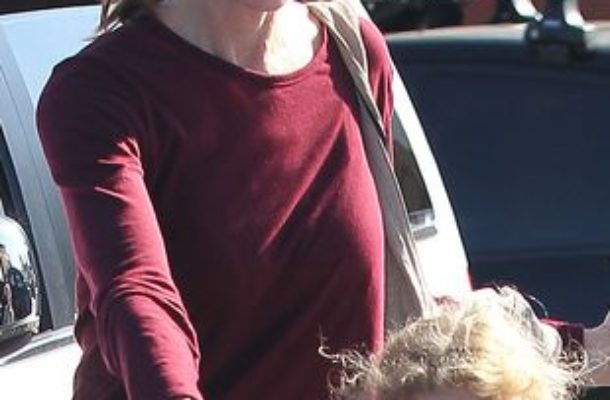 Te bliźniaczki coraz bardziej przypominają mamę (FOTO)