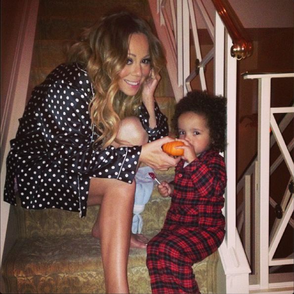 Mariah Carey pokazuje się bez makijażu i w bieliźnie (FOTO)