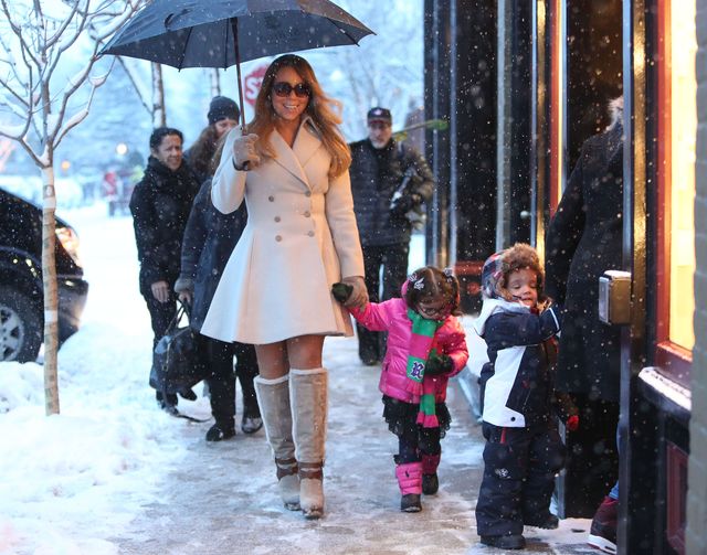 Mariah Carey z dziećmi na świątecznych zakupach (FOTO) Mariah Carey z dziećmi na świątecznych zakupach (FOTO)