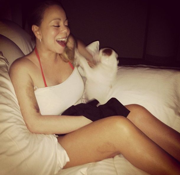 Mariah Carey pokazuje się bez makijażu i w bieliźnie (FOTO)