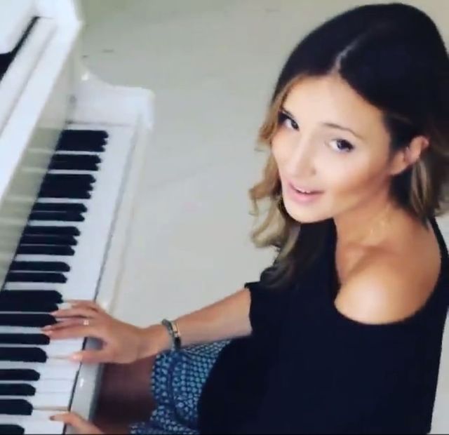 Marina już śpiewa po operacji strun głosowych (VIDEO) Marina już śpiewa po operacji strun głosowych (VIDEO)