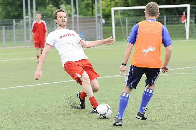 Zawadzka i Schejbal kopią piłkę (FOTO)