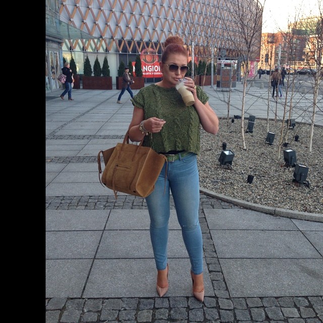 Marta Grycan w obcisłych dżinsach (FOTO) Marta Grycan w obcisłych dżinsach (FOTO)