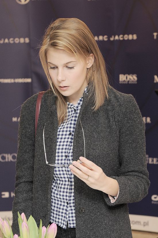 Gwiazdy patrzą na świat przez okulary (FOTO) Gwiazdy patrzą na świat przez okulary (FOTO)