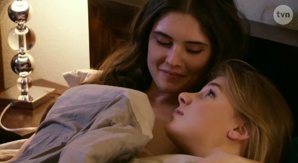 Marta Wierzbicka w łóżku z dziewczyną