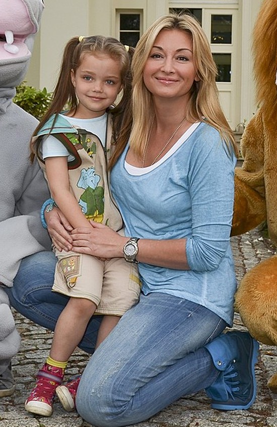 Martyna Wojciechowska chwali się córeczką na FB (FOTO)