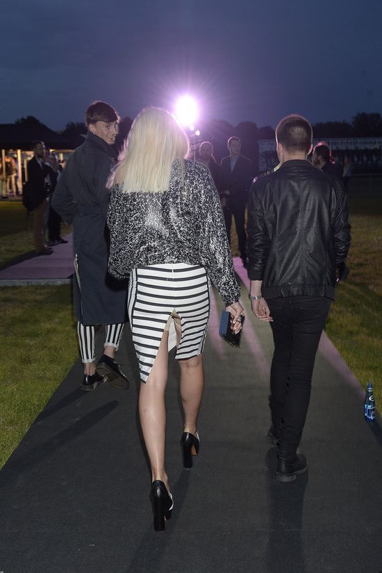 Pęknięta spódnica i spanxy u Marysi Sadowskiej! (FOTO)